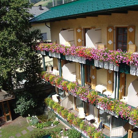 Hotel Cavallino Bianco - Weisses Roessl San Candido Eksteriør bilde