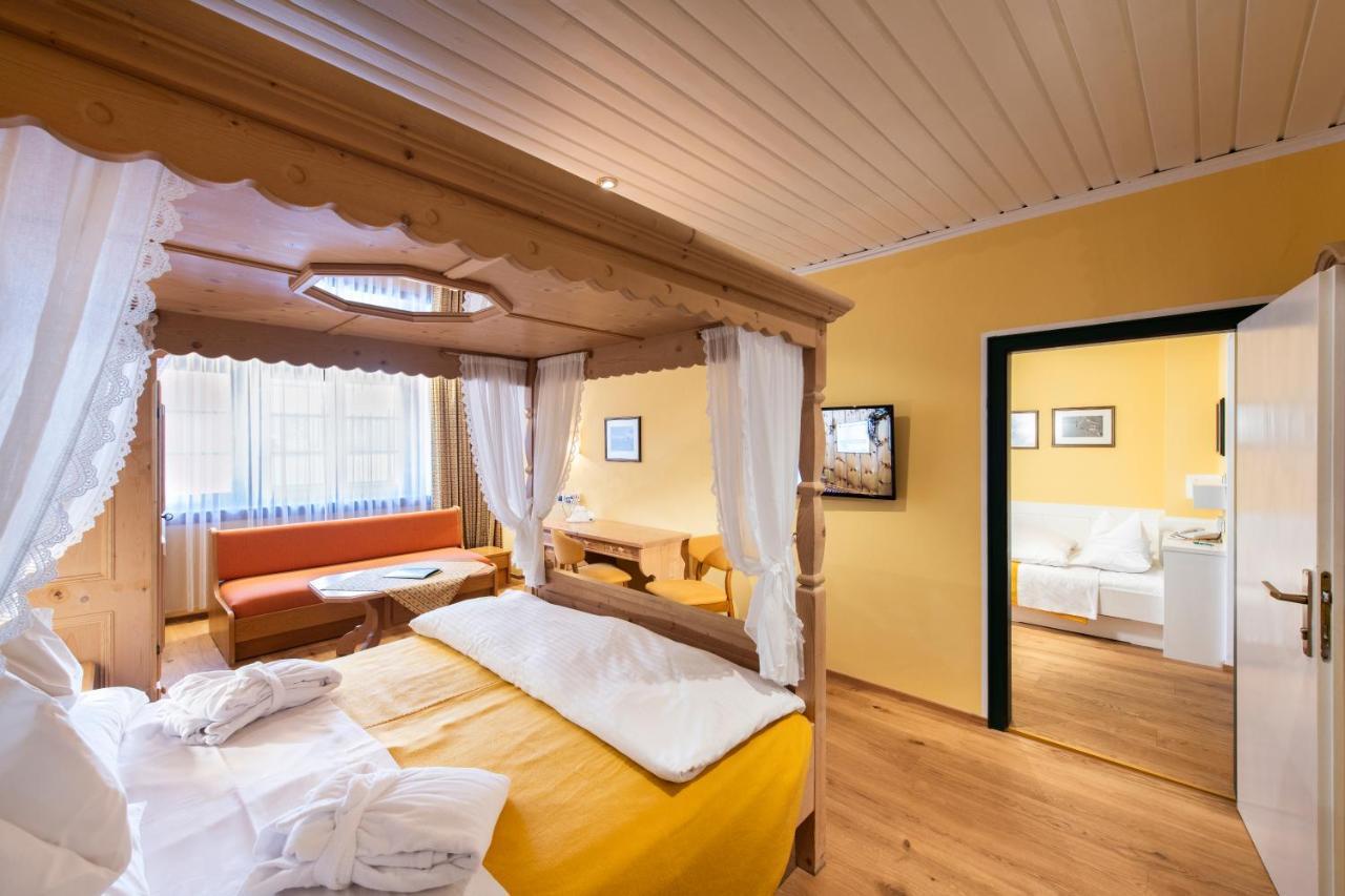 Hotel Cavallino Bianco - Weisses Roessl San Candido Eksteriør bilde
