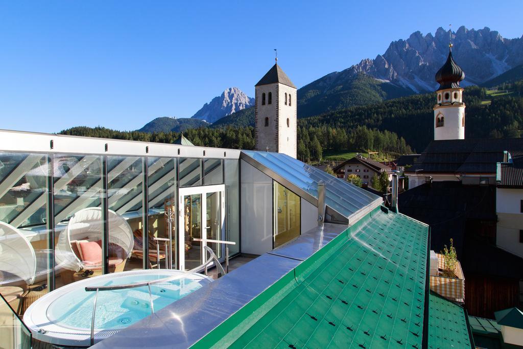 Hotel Cavallino Bianco - Weisses Roessl San Candido Eksteriør bilde