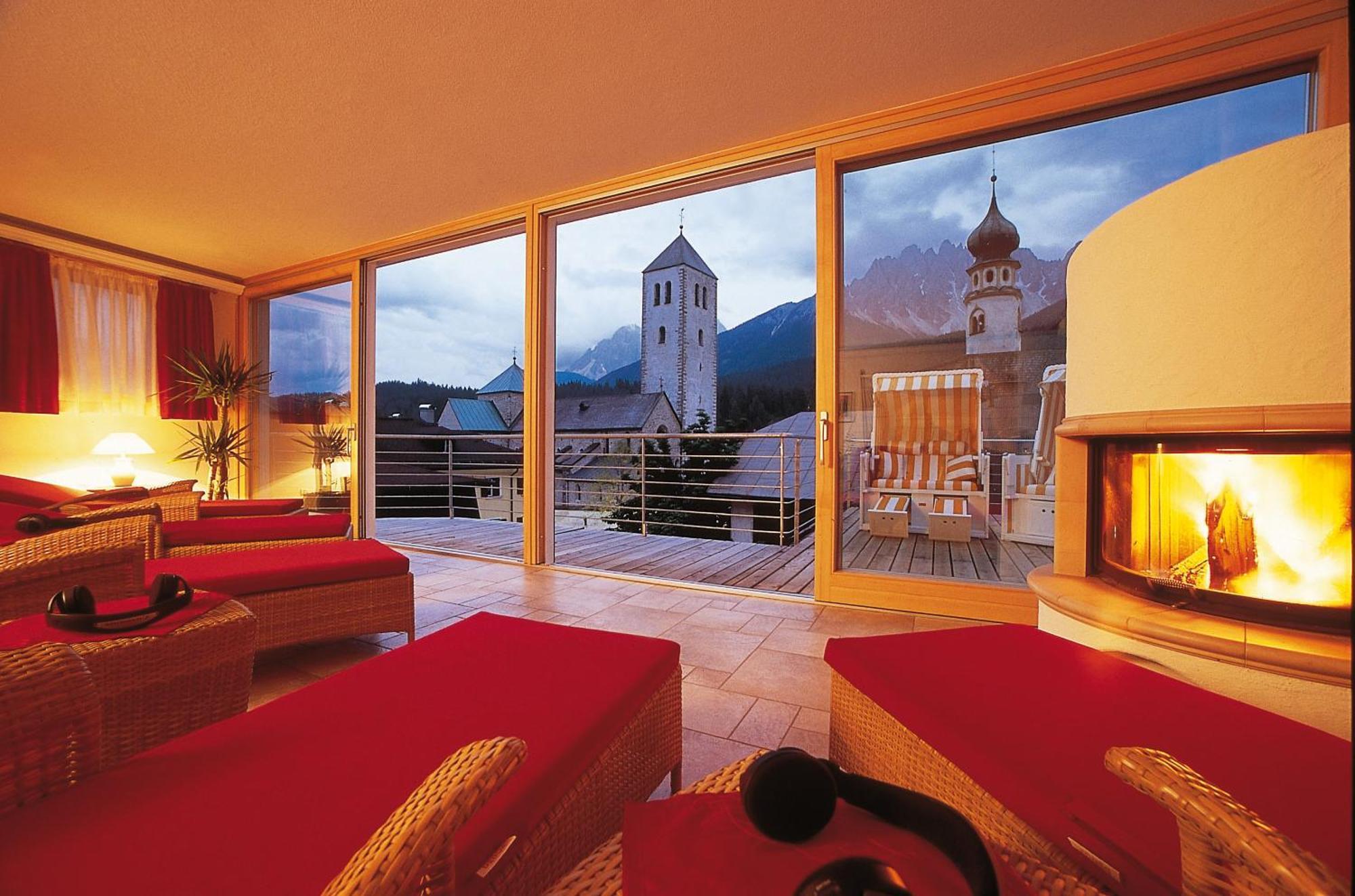 Hotel Cavallino Bianco - Weisses Roessl San Candido Eksteriør bilde